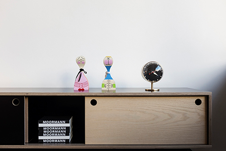 Nuevo mobiliario en el showroom